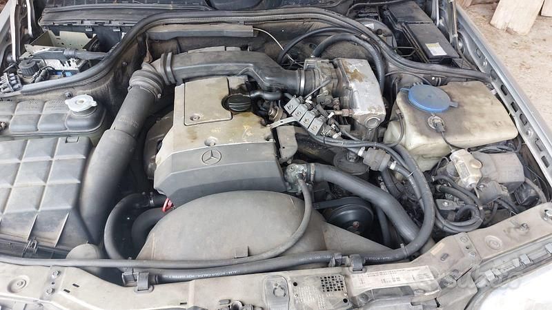 Usata Mercedes C200 1995 Grigio Berlina