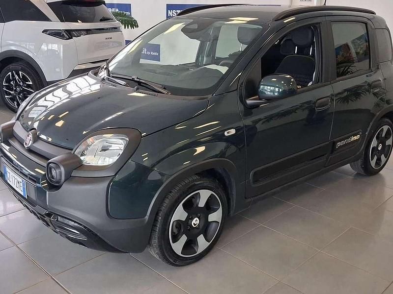 Usata Fiat Panda Cross Cross 69 CV (50 kW) 2025 Verde foresta Utilitaria