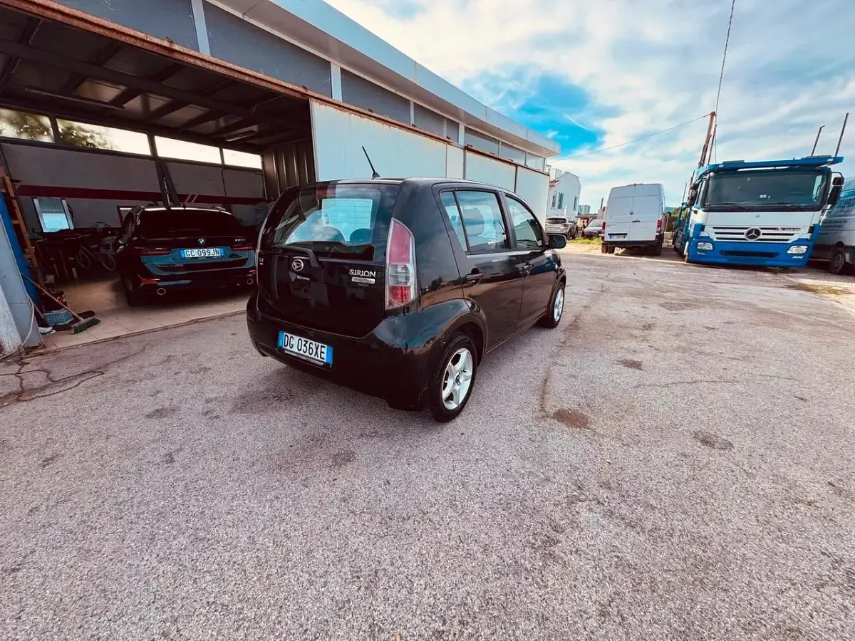Usata Daihatsu Sirion 87 CV (63 kW) 2007 Nero Utilitaria