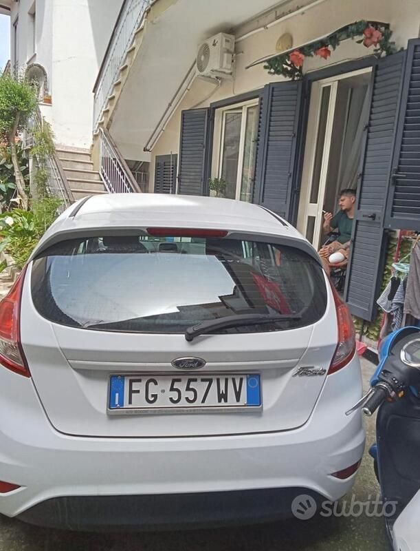 Usata Ford Fiesta 75 CV (55 kW) 2017 Bianco Utilitaria