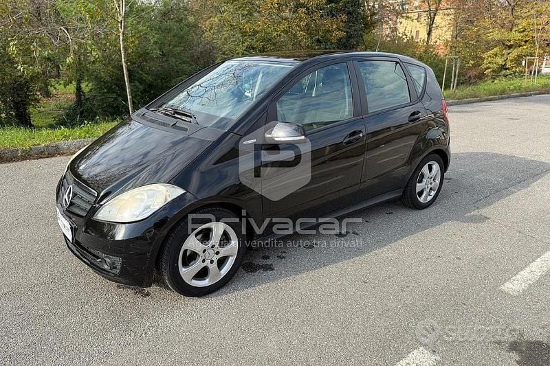 Nero Usata 2011 Mercedes A160 Executive Tre volumi | 4300 € (Buon prezzo) - Immagine 1/4
