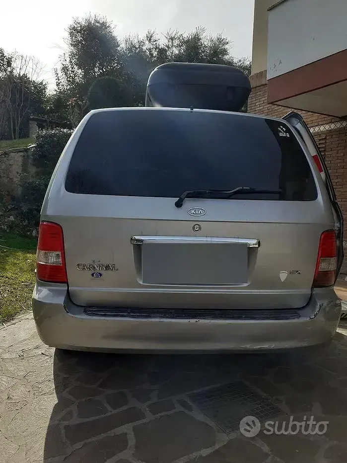 Usata Kia Carnival 185 CV (136 kW) 2006 Grigio Monovolume