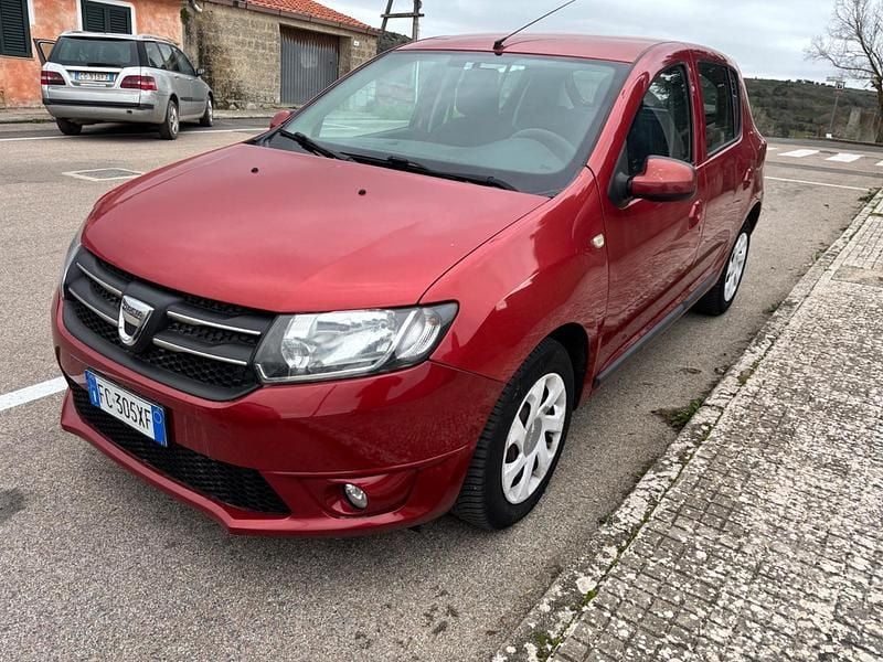 Usata Dacia Sandero Lauréate 74 CV (54 kW) 2016 Arancione Berlina