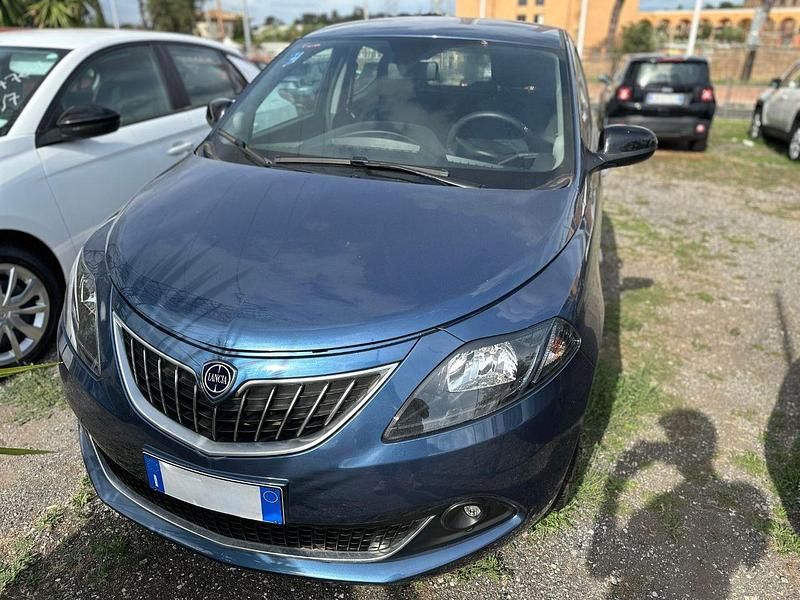 Usata Lancia Ypsilon S 70 CV (51 kW) 2024 Blu Utilitaria