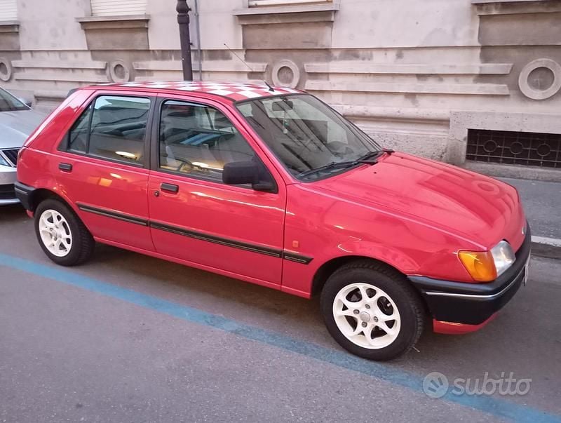 Usata Ford Fiesta 60 CV (44 kW) 1992 Rosso Utilitaria