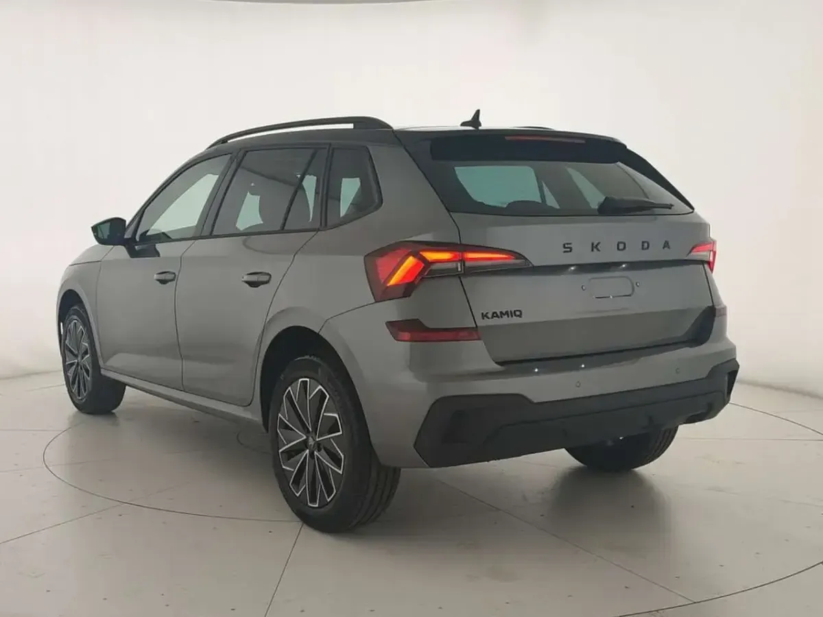 Nuova Skoda Kamiq 116 CV (85 kW) 2026 Grigio graphite metallizzato n SUV