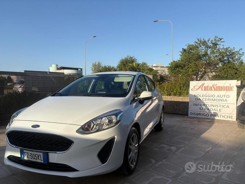 Bianco Usata 2019 Ford Fiesta Due volumi | 9900 € (Buon prezzo) - Immagine 1/4
