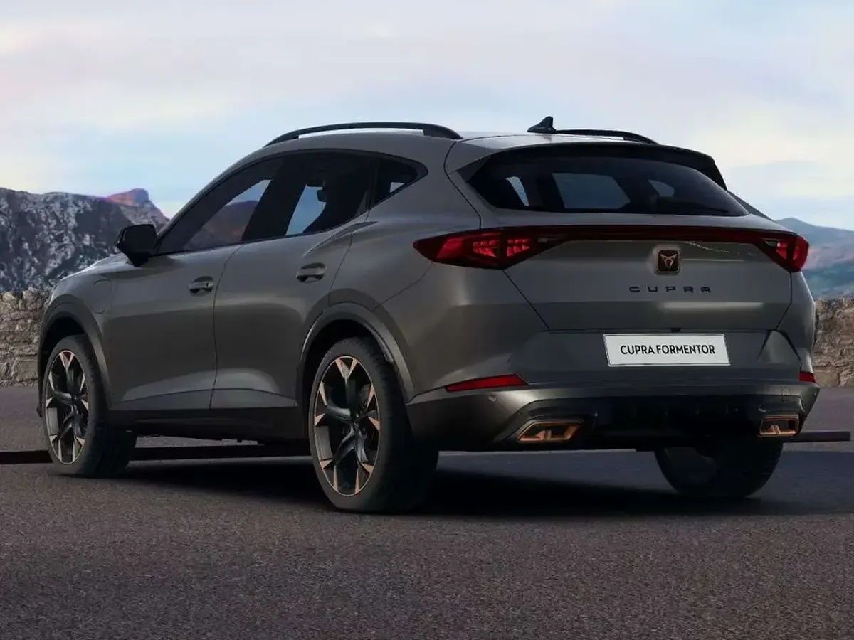 Usata Cupra Formentor VZ2 245 CV (180 kW) 2024 Grigio graphene SUV
