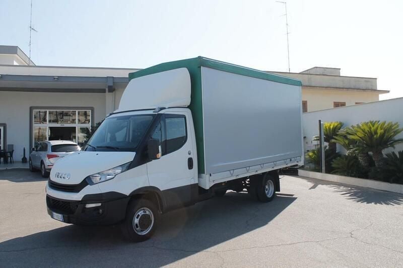 Usata Iveco 35.12 115 CV (84 kW) 2019 Bianco Furgone