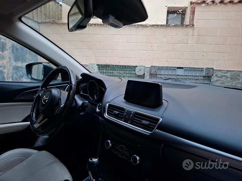 Begagnad Mazda 3 Exceed 105 HK (77 kW) 2017 Sedan