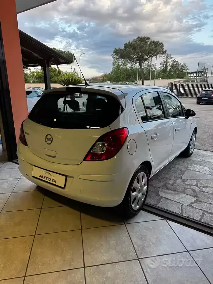 Usata Opel Corsa 86 CV (63 kW) 2015 Bianco Utilitaria