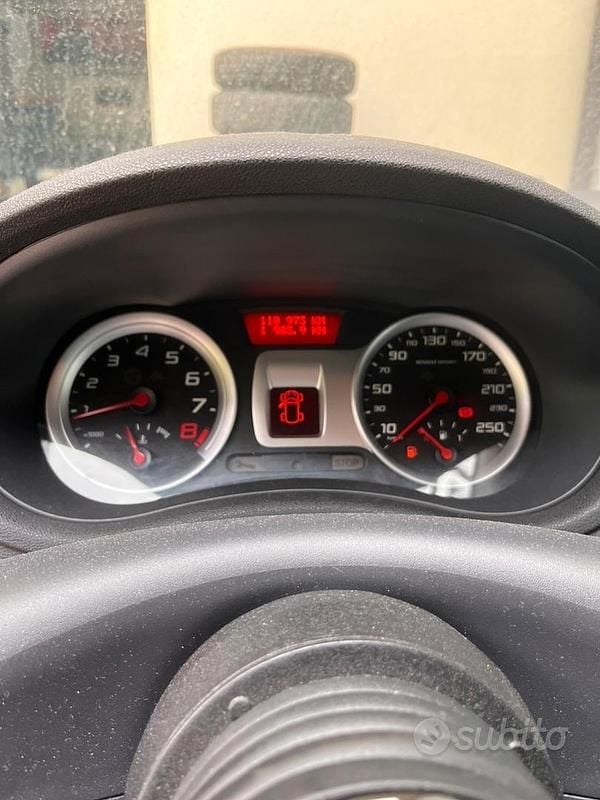 Usata Renault Clio II R.S. 200 CV (147 kW) 2006 Utilitaria