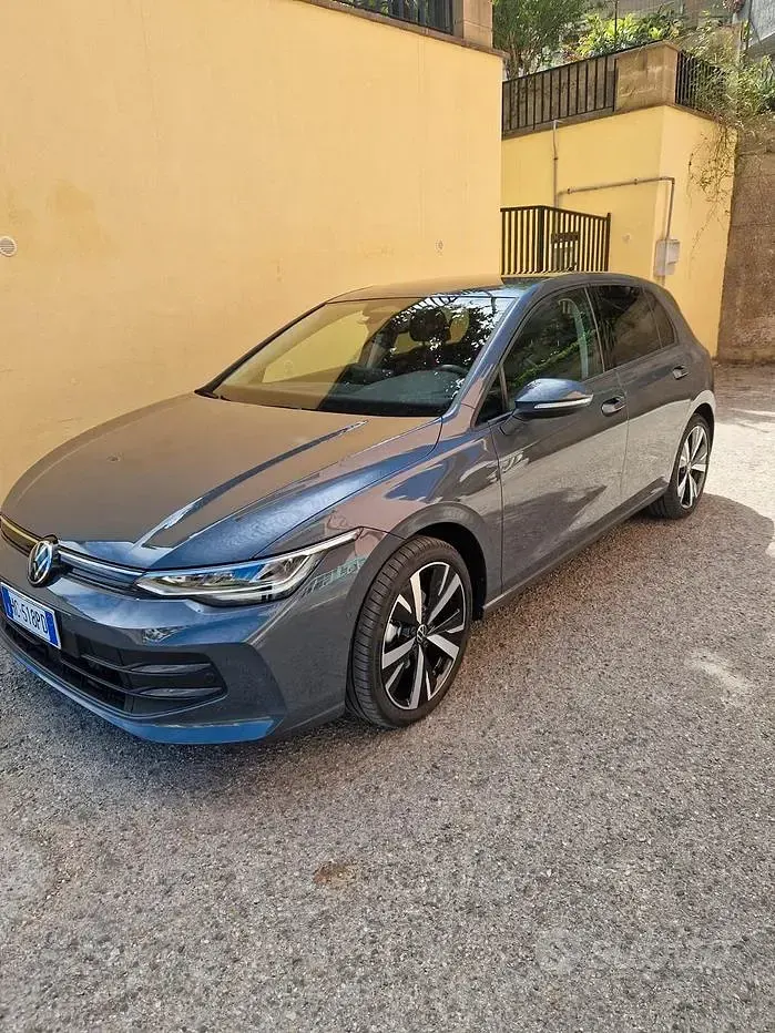 Nuova VW Golf VIII 115 CV (84 kW) 2026 Grigio Berlina