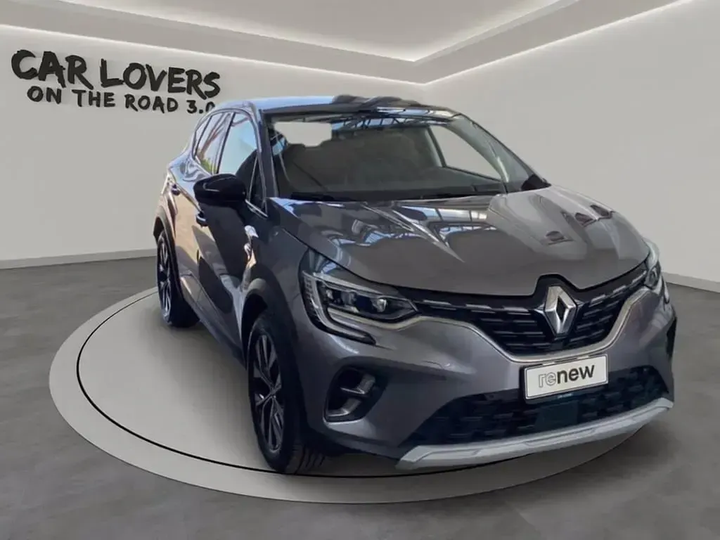 Usata Renault Captur Techno 160 CV (117 kW) 2023 Grigio chiaro SUV