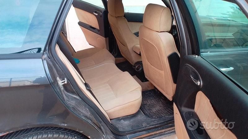 Usata Alfa Romeo Crosswagon 150 CV (110 kW) 2004 Grigio Station wagon