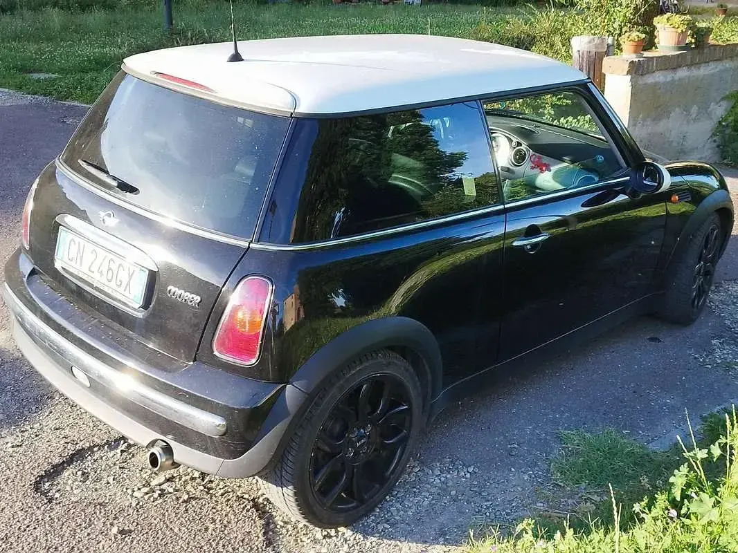 Usata Mini Cooper 116 CV (85 kW) 2004 Nero Utilitaria