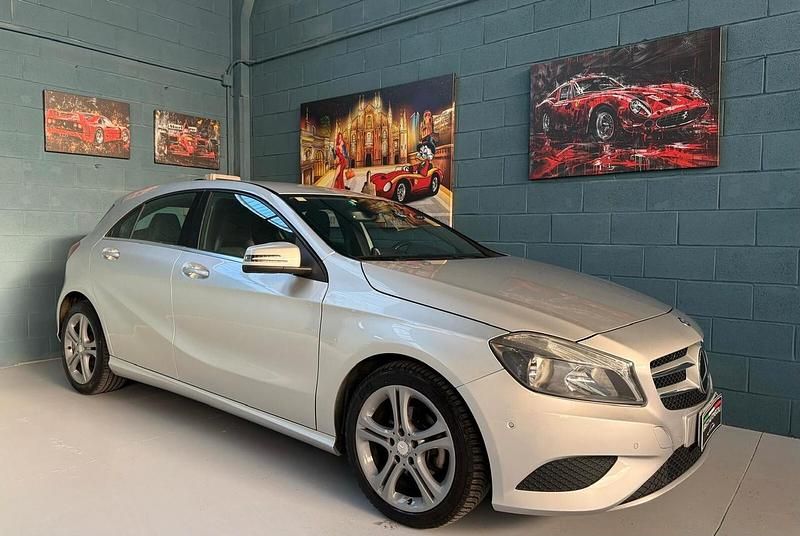 Usata Mercedes A180 109 CV (80 kW) 2013 Argento Berlina