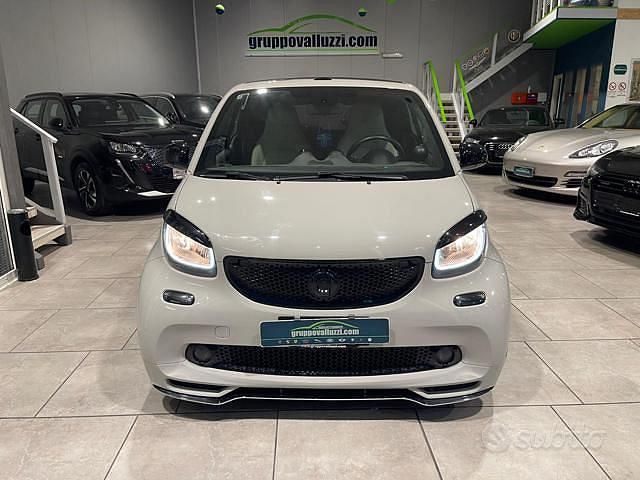 Usata Smart ForTwo Cabrio Brabus 117 CV (86 kW) 2016 Grigio pastello Cabrio