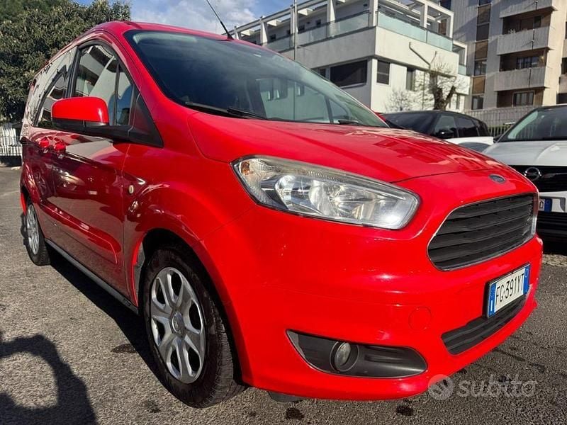 Usata Ford Tourneo Courier 101 CV (74 kW) 2017 Rosso Monovolume