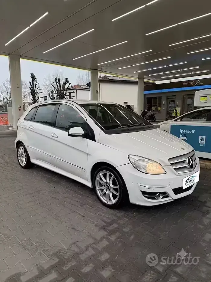 Usata Mercedes B200 140 CV (102 kW) 2008 Monovolume