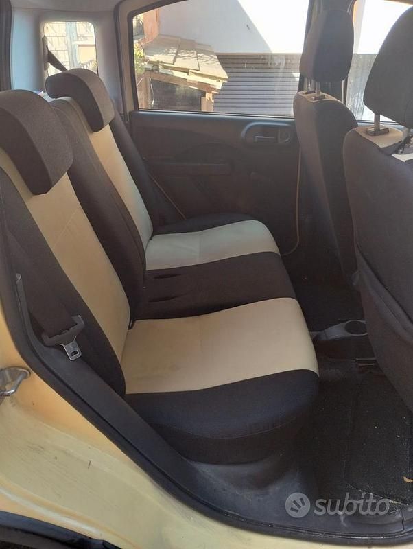 Usata Fiat Panda 77 CV (56 kW) 2010 Giallo Monovolume