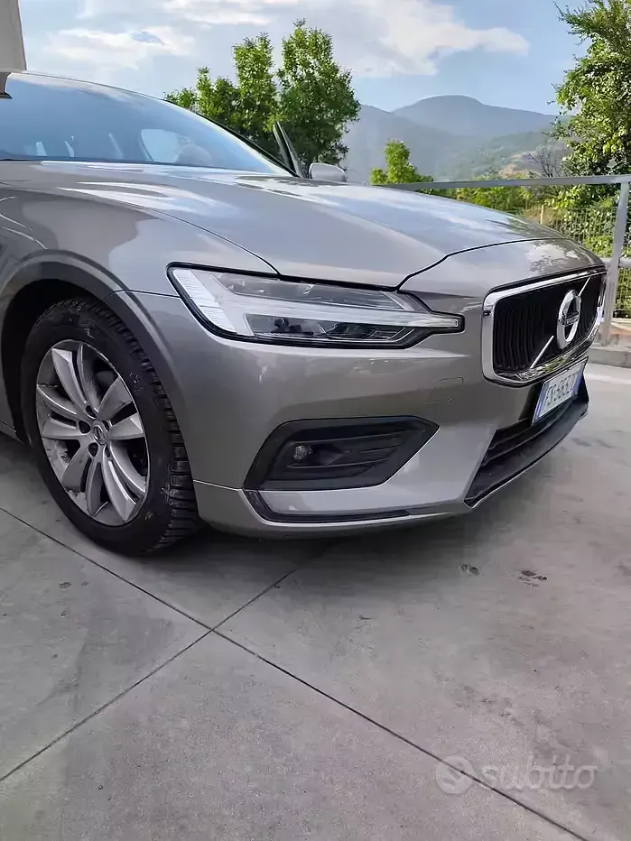 Usata Volvo V60 Business Edition 150 CV (110 kW) 2018 Grigio Station wagon