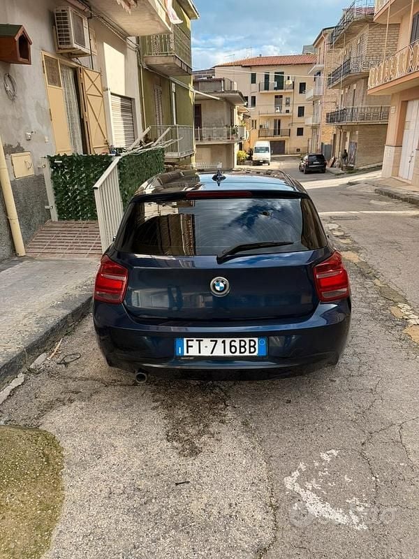 Usata BMW 120 2011 Blu Utilitaria
