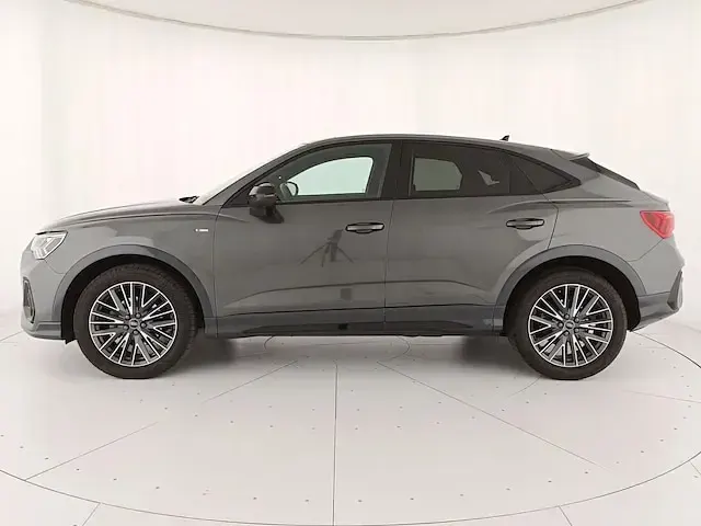 Usata Audi Q3 Sportback S-Line 150 CV (110 kW) 2024 Grigio daytona perlato SUV