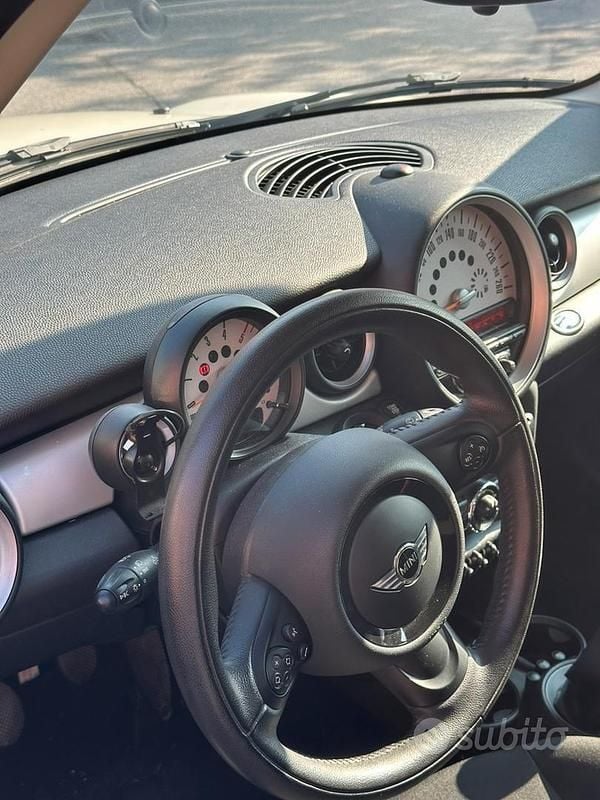 Usata Mini Cooper D 112 CV (82 kW) 2014 Bianco Utilitaria