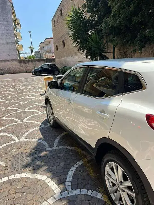 Usata Nissan Qashqai Acenta 110 CV (80 kW) 2017 Bianco SUV