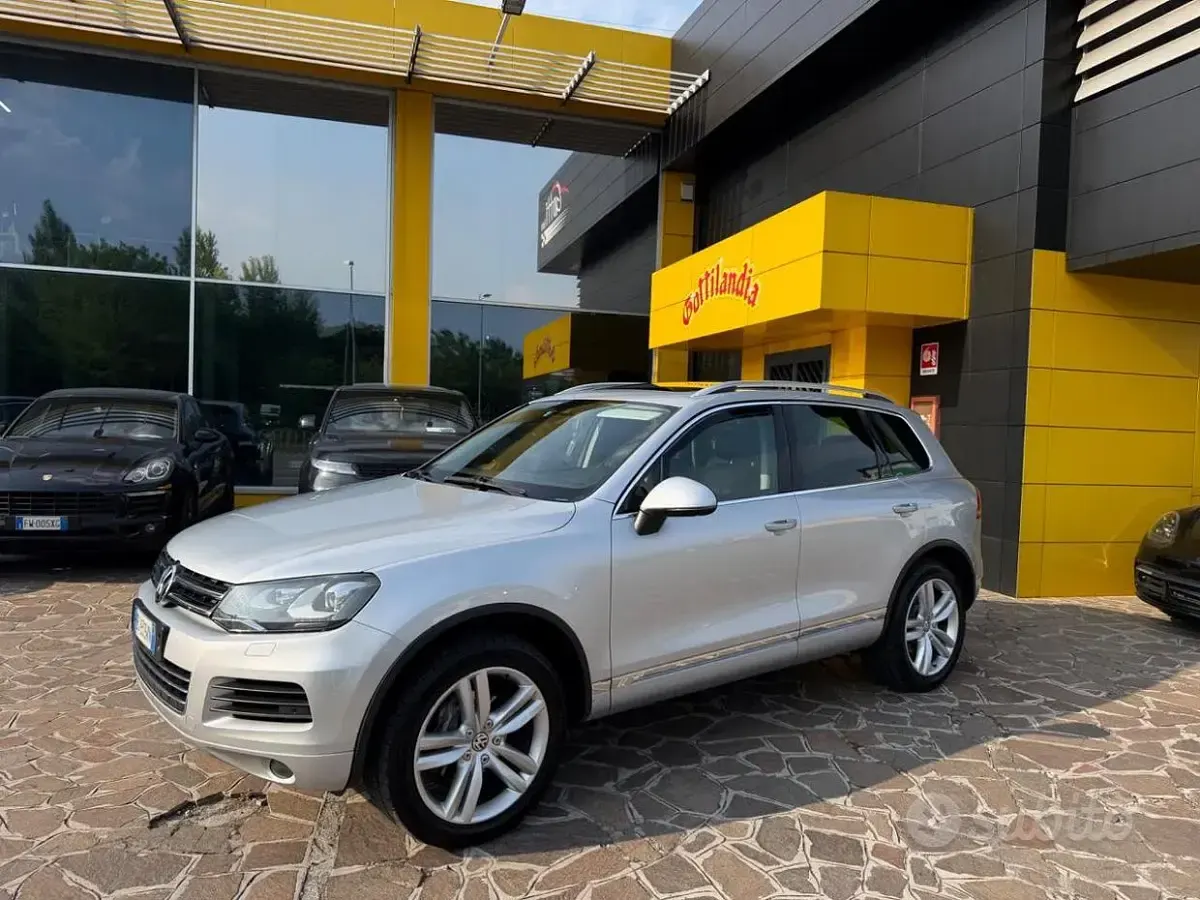 Usata VW Touareg 239 CV (175 kW) 2011 Grigio SUV