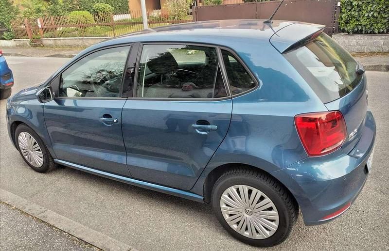 Usata VW Polo Highline 90 CV (66 kW) 2016 Blu/azzurro Berlina
