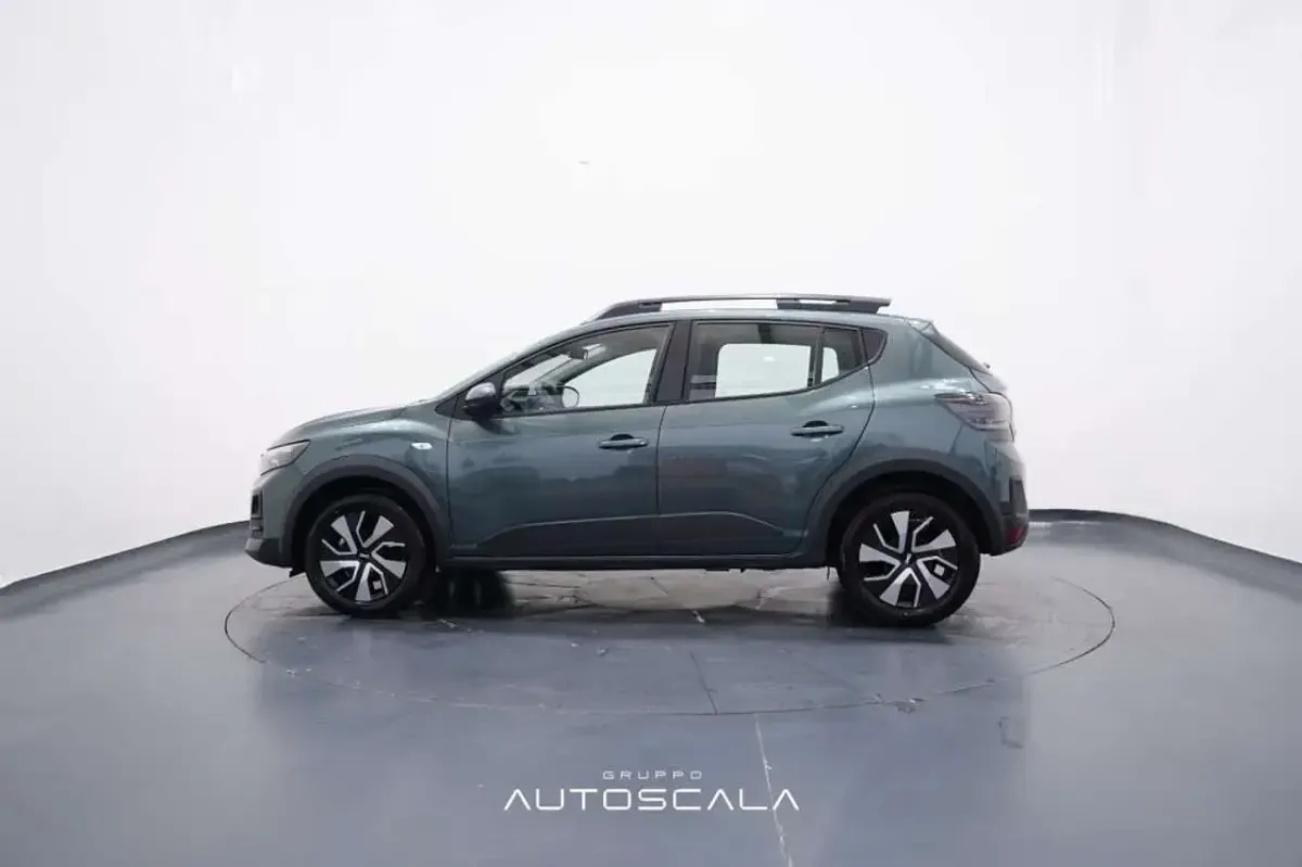 Nuova Dacia Sandero Expression 122 CV (89 kW) 2026 Verde oxide Berlina
