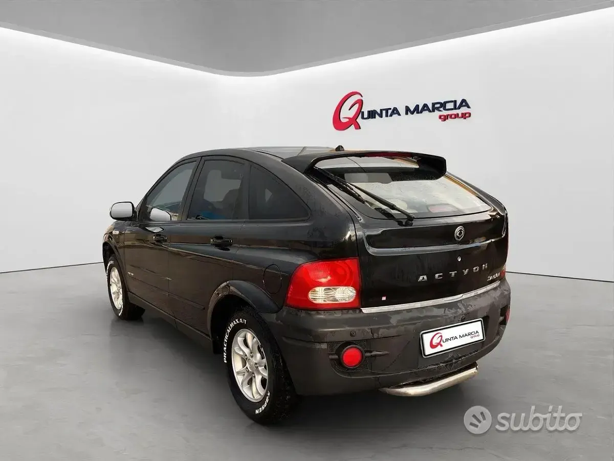 Usata SsangYong Actyon 150 CV (110 kW) 2008 Nero SUV