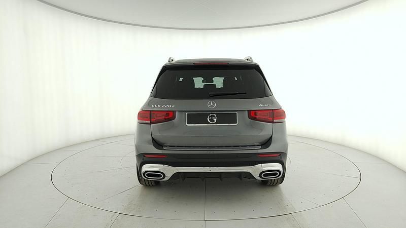 Usata Mercedes GLB220 Premium 190 CV (139 kW) 2023 Grigio SUV