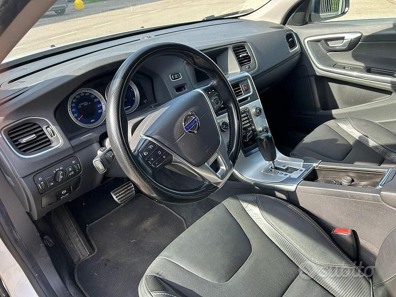 Usata Volvo V60 R-Design 2011 Station wagon