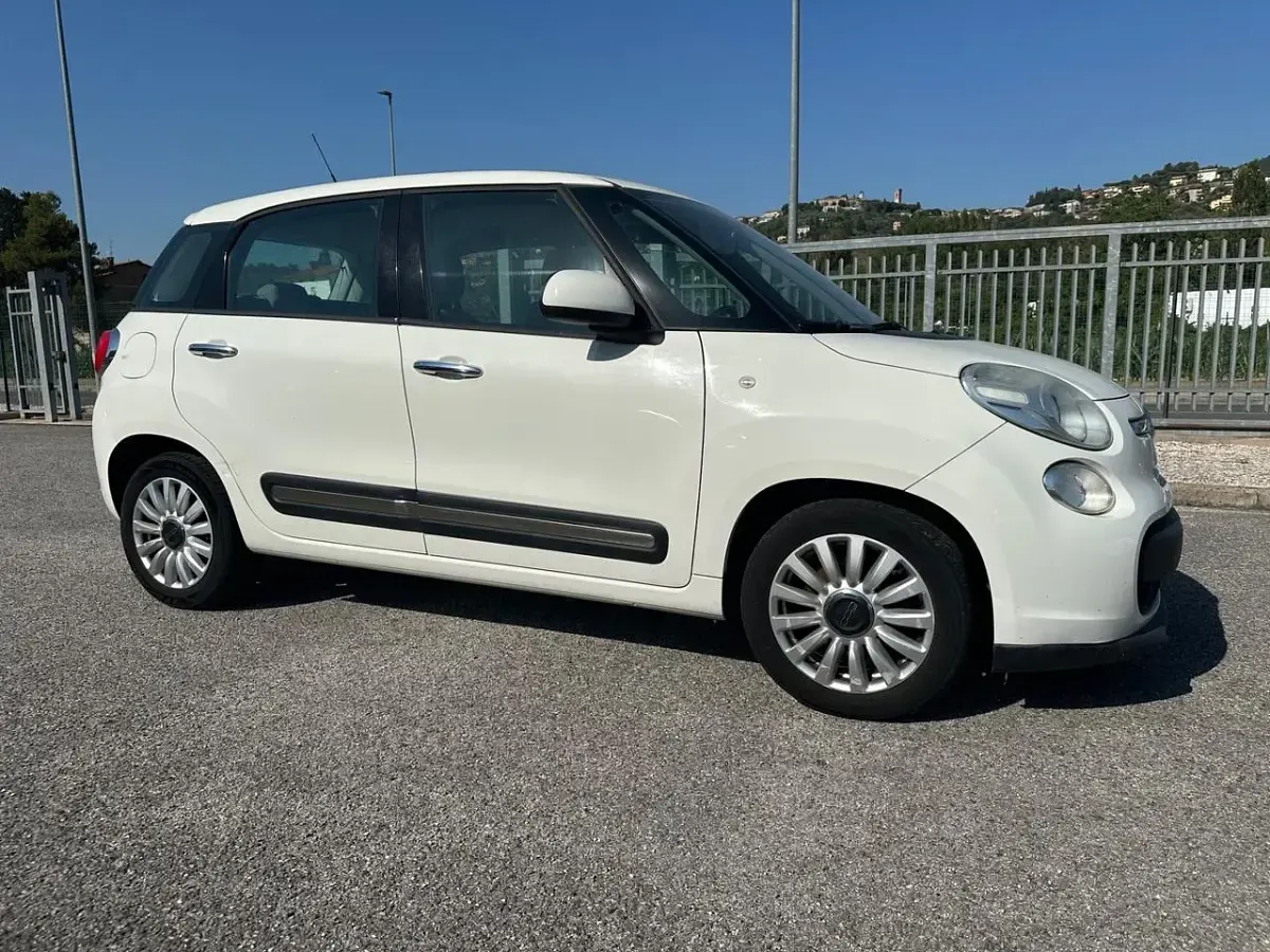 Usata Fiat 500L Lounge 85 CV (62 kW) 2013 Bianco Monovolume