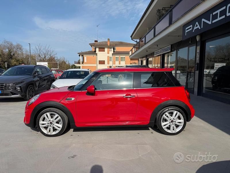 Usata Mini Cooper D Hype 116 CV (85 kW) 2016 Rosso Utilitaria