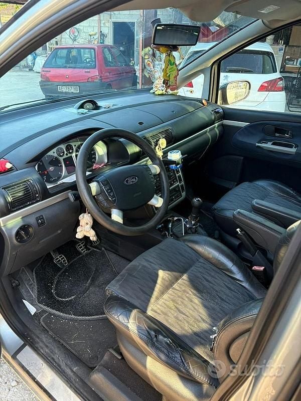 Usata Ford Galaxy 110 CV (80 kW) 2002 Grigio Monovolume