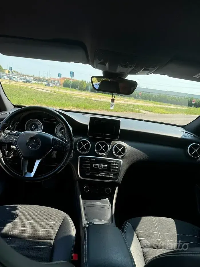 Usata Mercedes 180 109 CV (80 kW) 2014 Grigio Berlina