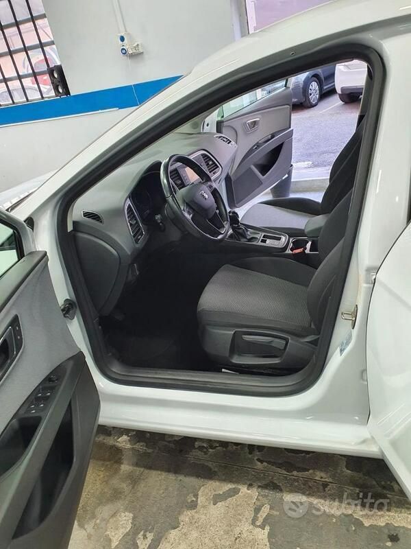 Usata Seat Leon 115 CV (84 kW) 2019 Bianco Berlina