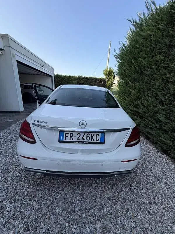 Usata Mercedes E200 Business 150 CV (110 kW) 2017 Berlina