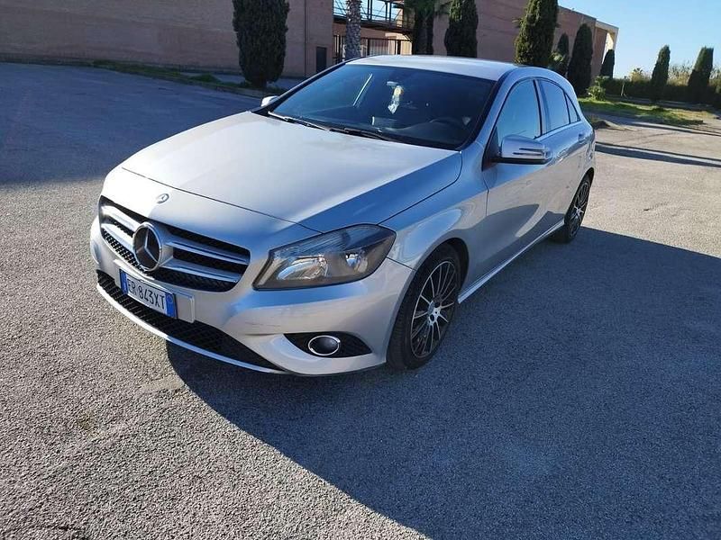 Usata Mercedes A180 Executive 109 CV (80 kW) 2012 Grigio Berlina