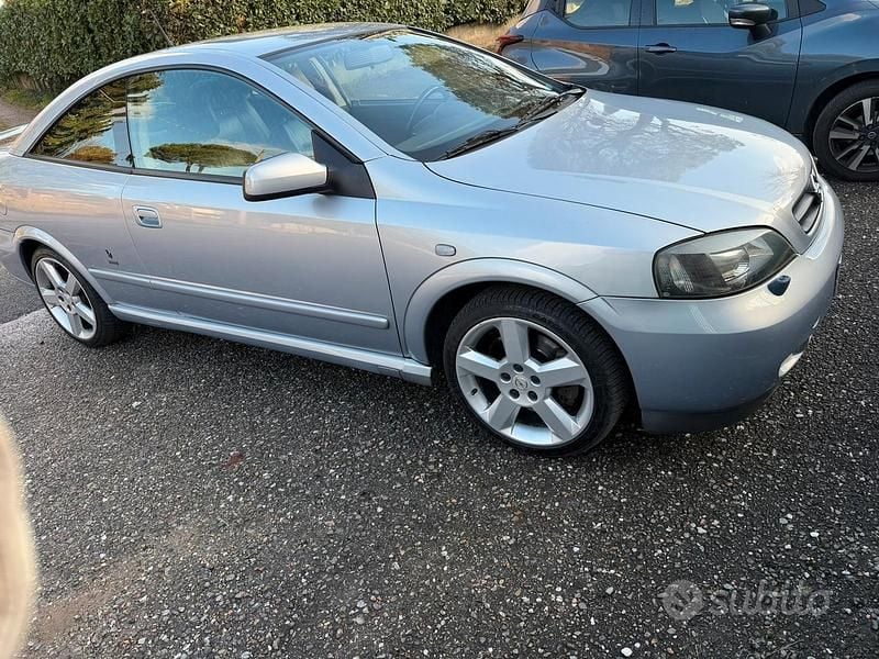 Grigio Usata 2002 Opel Astra Coupé | 5300 € - Immagine 1/4