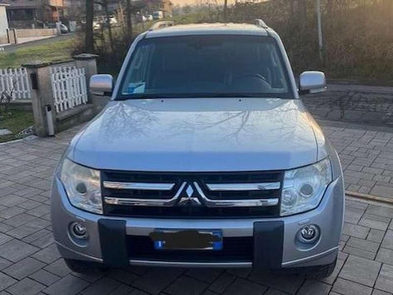 Usata Mitsubishi Pajero Intense 200 CV (147 kW) 2011 Argento SUV