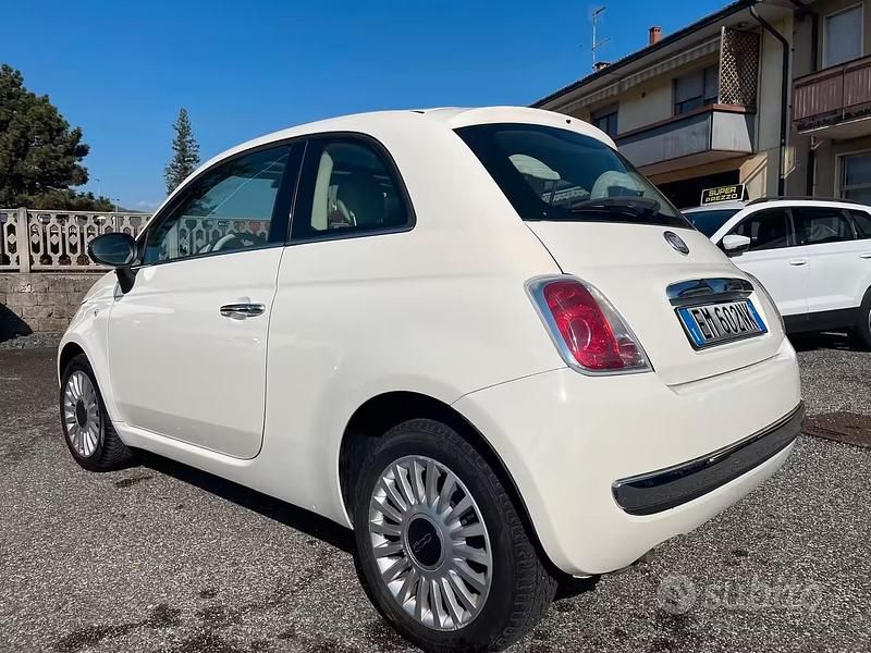 Usata Fiat 500 Lounge 69 CV (50 kW) 2012 Bianco Utilitaria