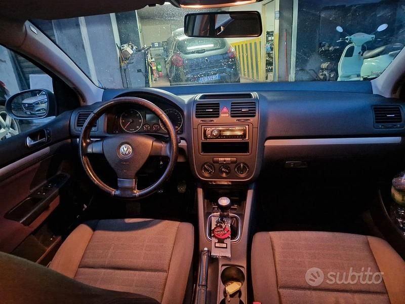 Usata VW Golf V Comfortline 105 CV (77 kW) 2007 Berlina