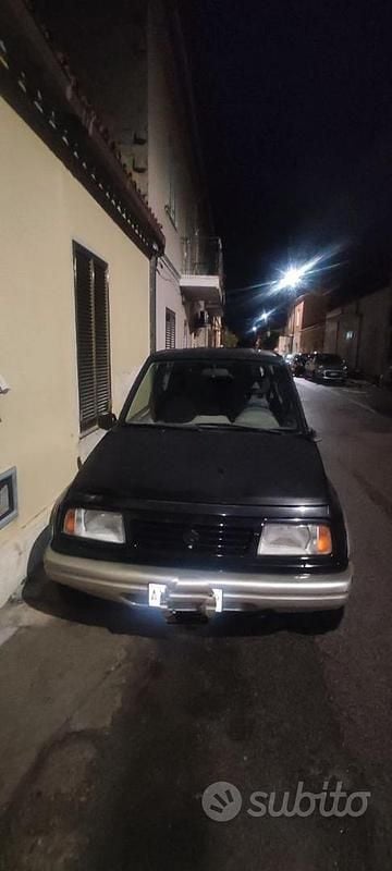 Nero Usata 1999 Suzuki Vitara Tre volumi | 4600 € (Buon prezzo) - Immagine 1/4