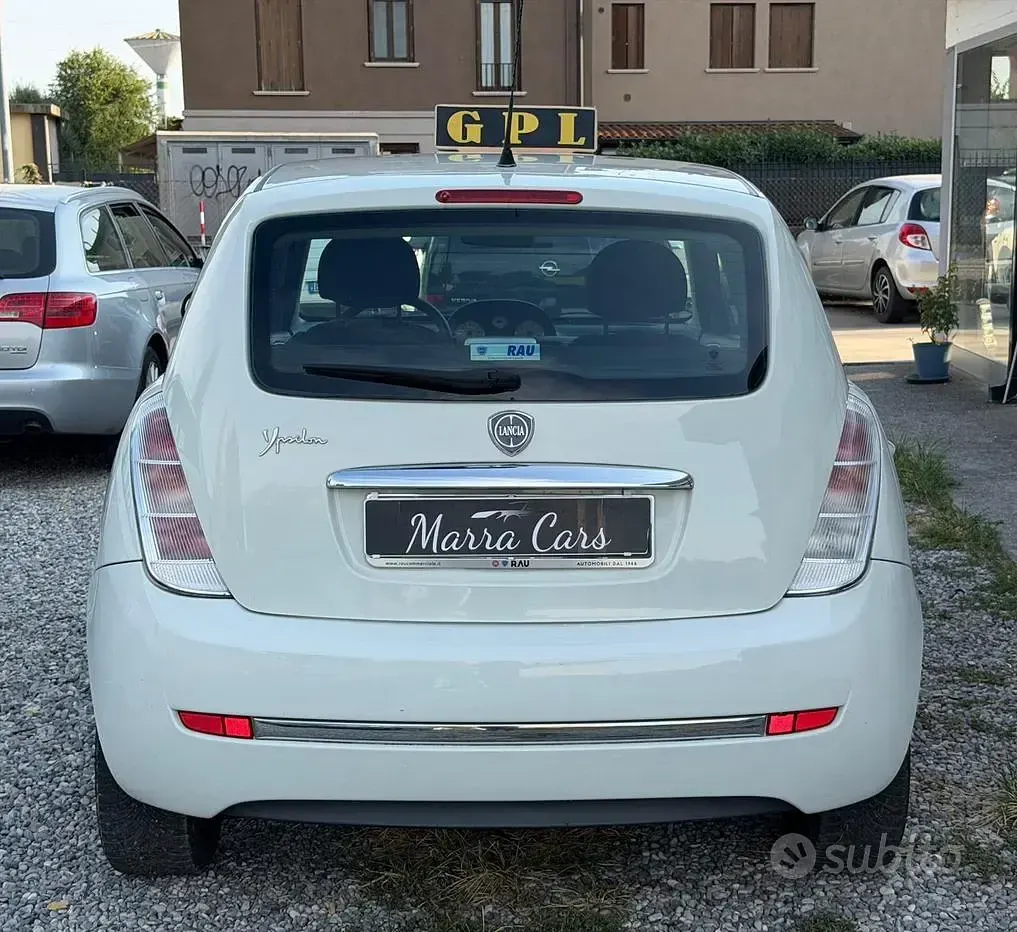 Usata Lancia Ypsilon 77 CV (56 kW) 2011 Bianco Utilitaria