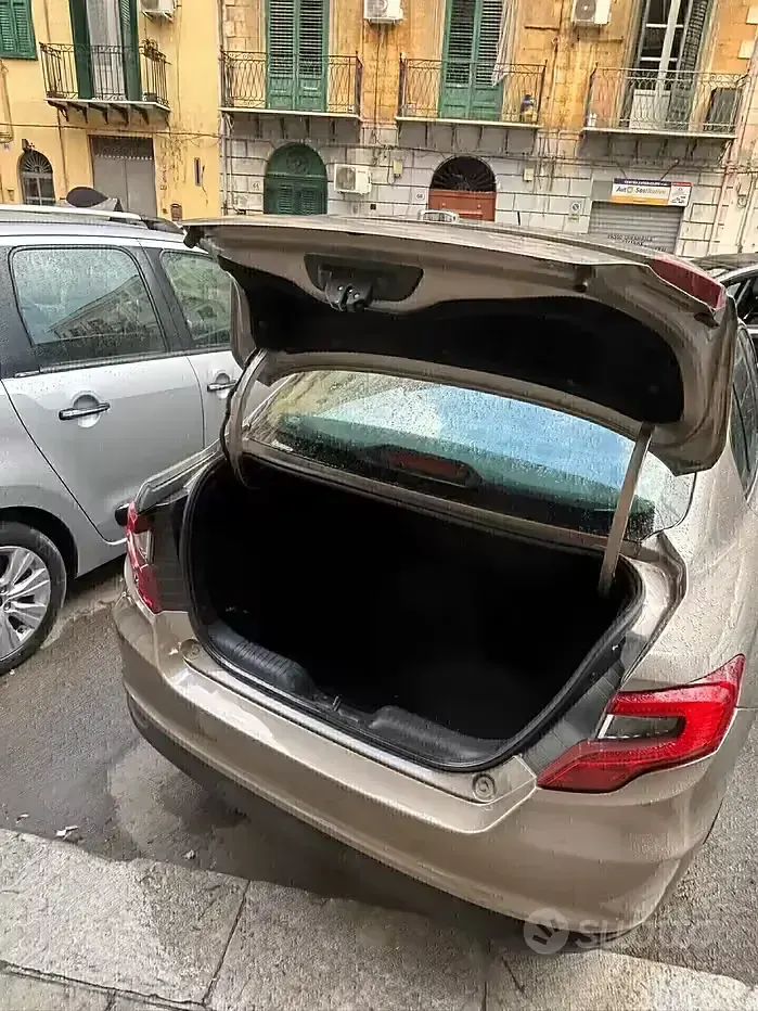 Usata Fiat Tipo Lounge 95 CV (69 kW) 2018 Marrone Berlina